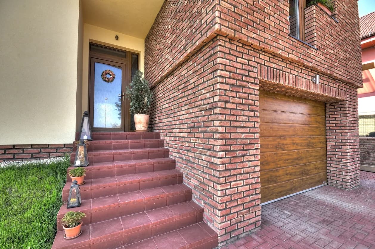 Brick terracotta