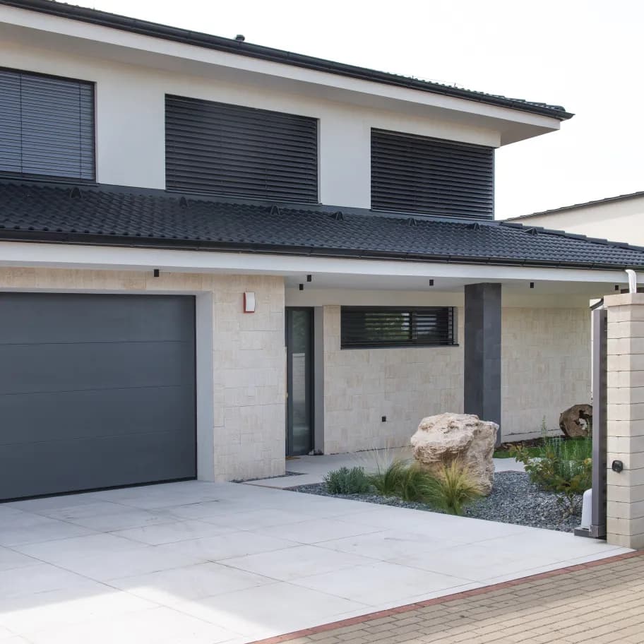 Travertine Roma black